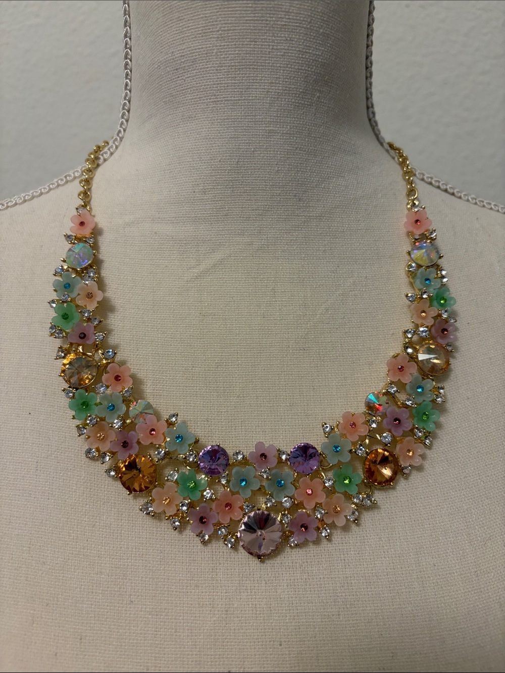 Natasha Floral Multicolor Statement Necklace - Women Jewelry NWT